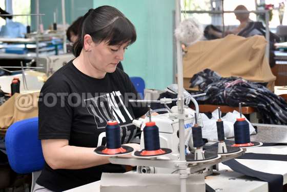 У Кропивницькому працівники швейної фабрики отримали відзнаки